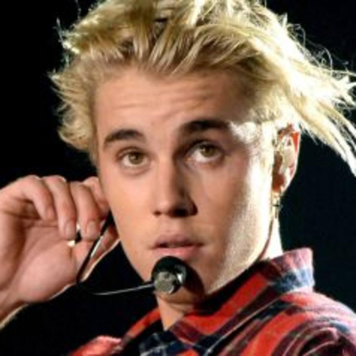 El estornudo de Justin Bieber en pleno show
