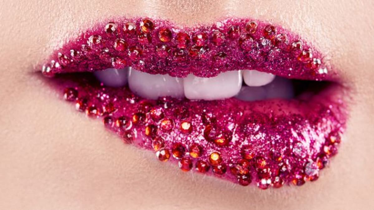 La nueva moda viral: labios de diamantes