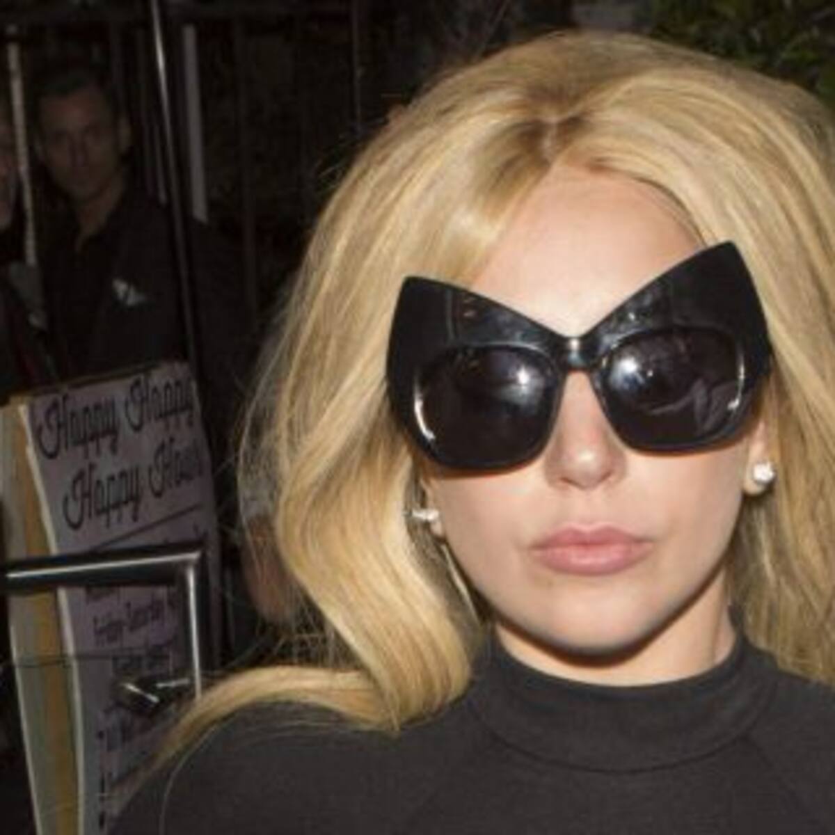 ¡Lady Gaga atropella a un paparazzi!