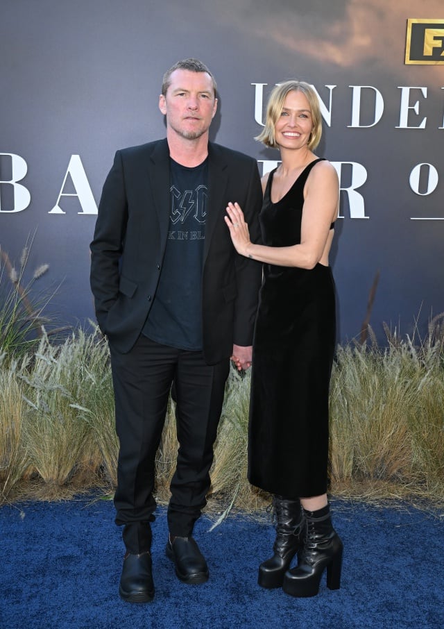 Sam Worthington y Lara Worthington en la premiere de &quot;Under The Banner Of Heaven&quot;