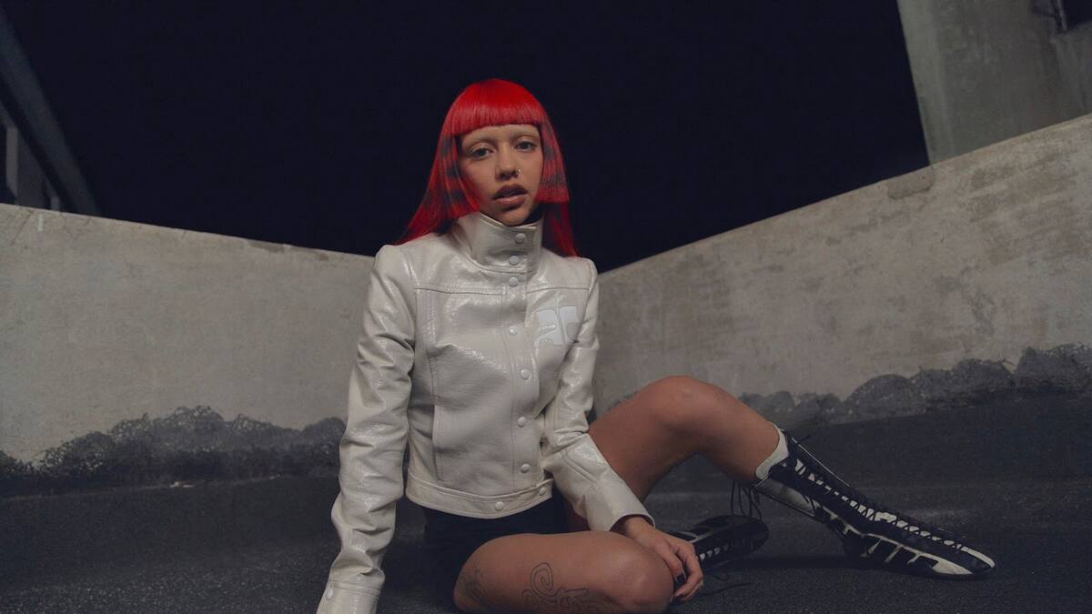 ¡Akriila en Concierto Gratuito en Santiago! No te Pierdas este Espectáculo Lleno de Música y Color