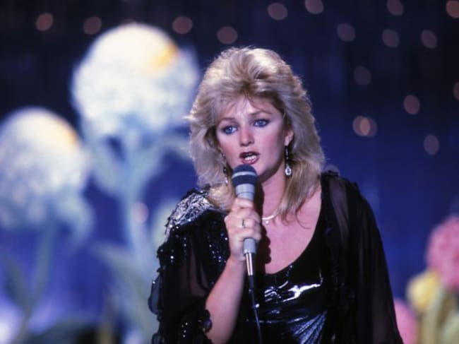 Bonnie Tyler, en una actuación en la televisión francesa en 1983.