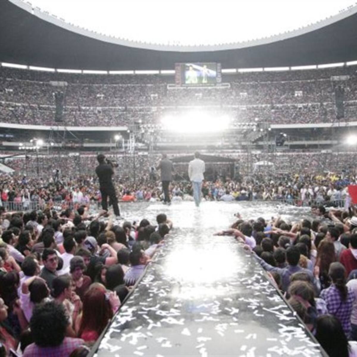 World Dance Music celebra su 5º Aniversario en el Estadio Azteca