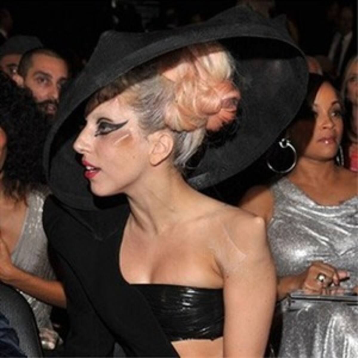 Lady Gaga estrena tacones 'porno'