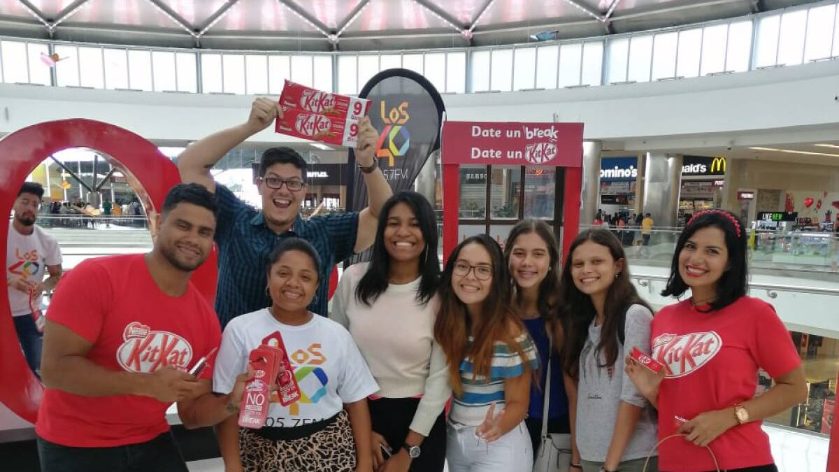 Cabina del Amor Kit Kat