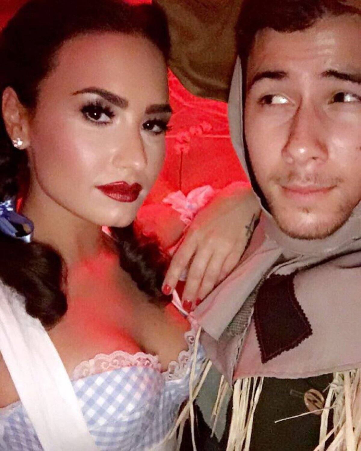 Demi Lovato y Nick Jonas, Dorothy y el Espantapájaros