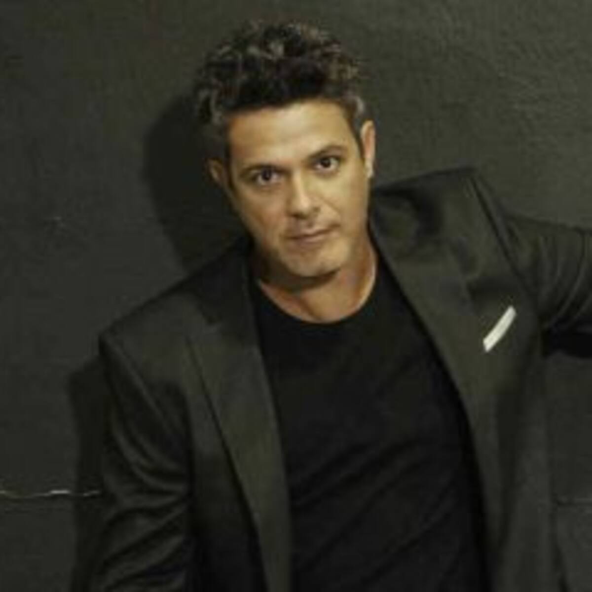 Participá por el disco de Ale Sanz autografiado!