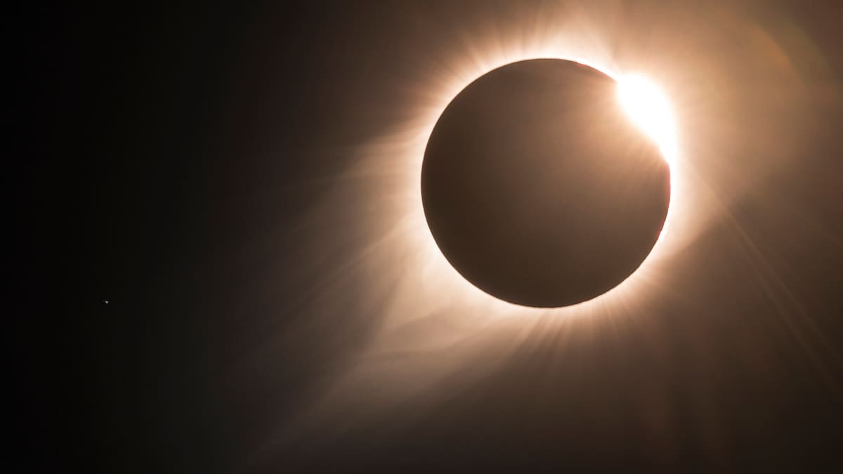 Las gafas para el eclipse solar 2026: cómo funcionan, dónde comprarlas y cuánto cuestan