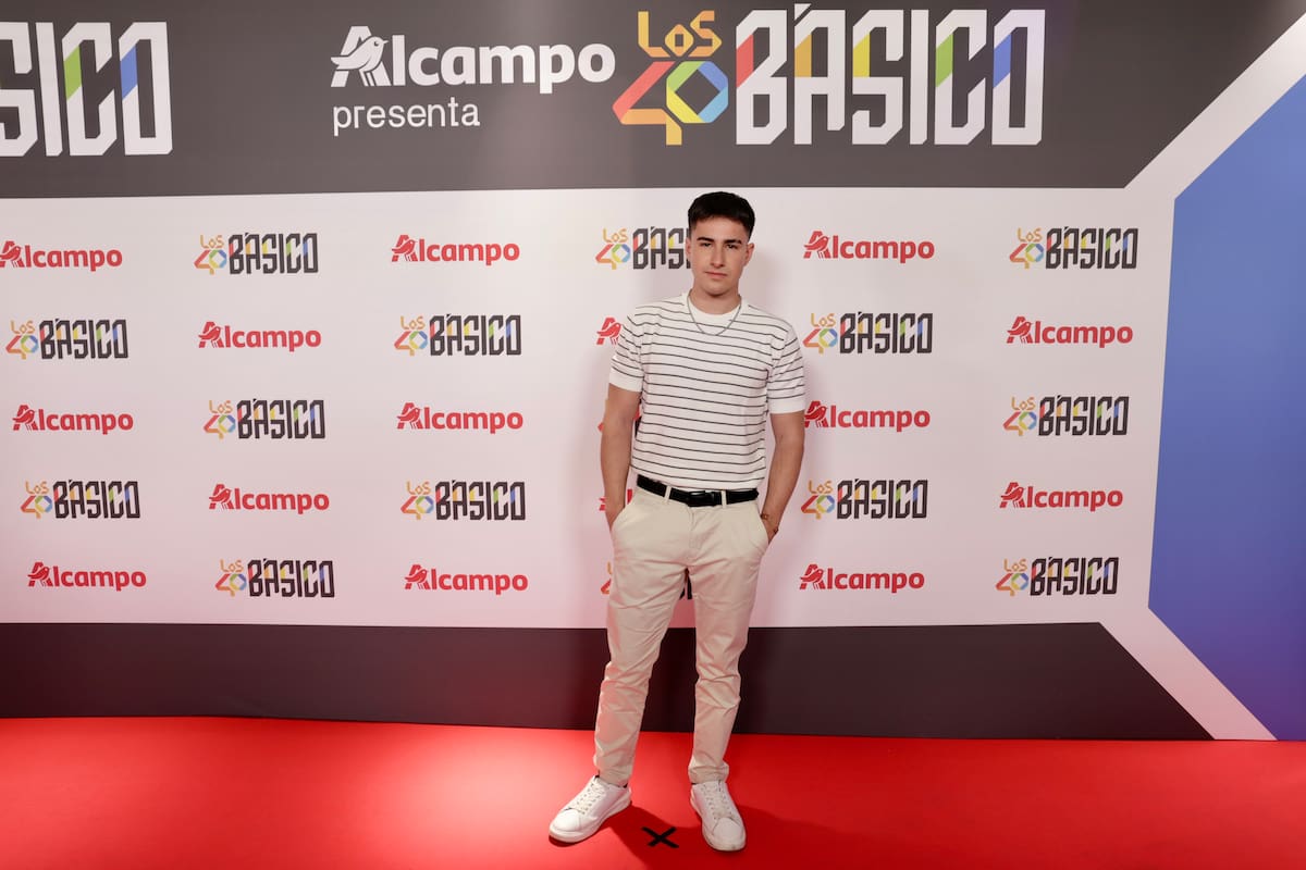 El cantante Guille Toledano llegó a LOS40 Básico para disfrutar con las canciones de Pablo Alborán.
