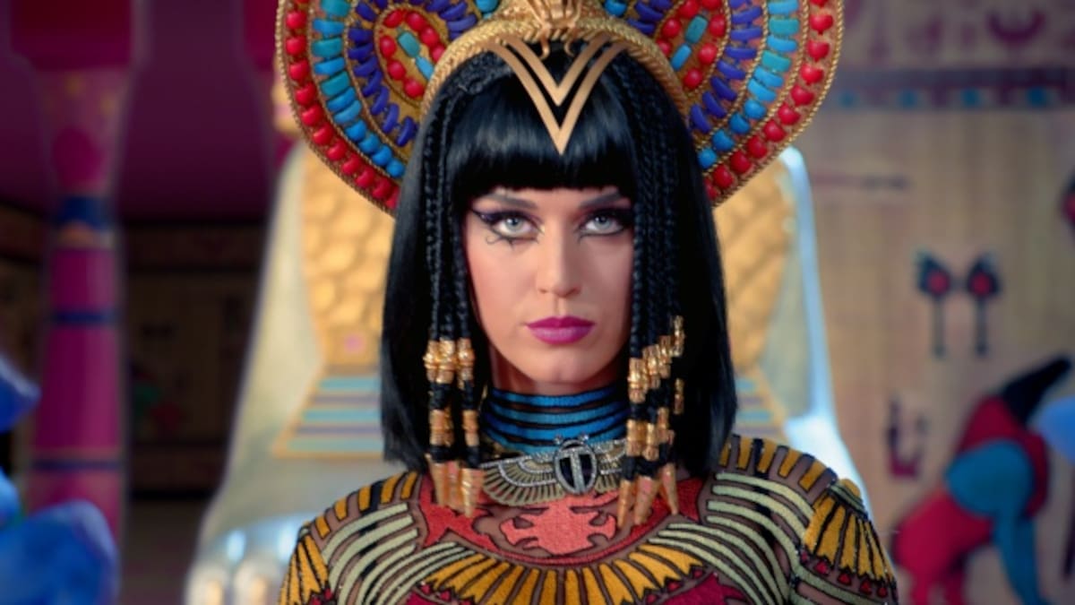 Katy Perry como Cleopatra y otros videoclips para viajar en el tiempo