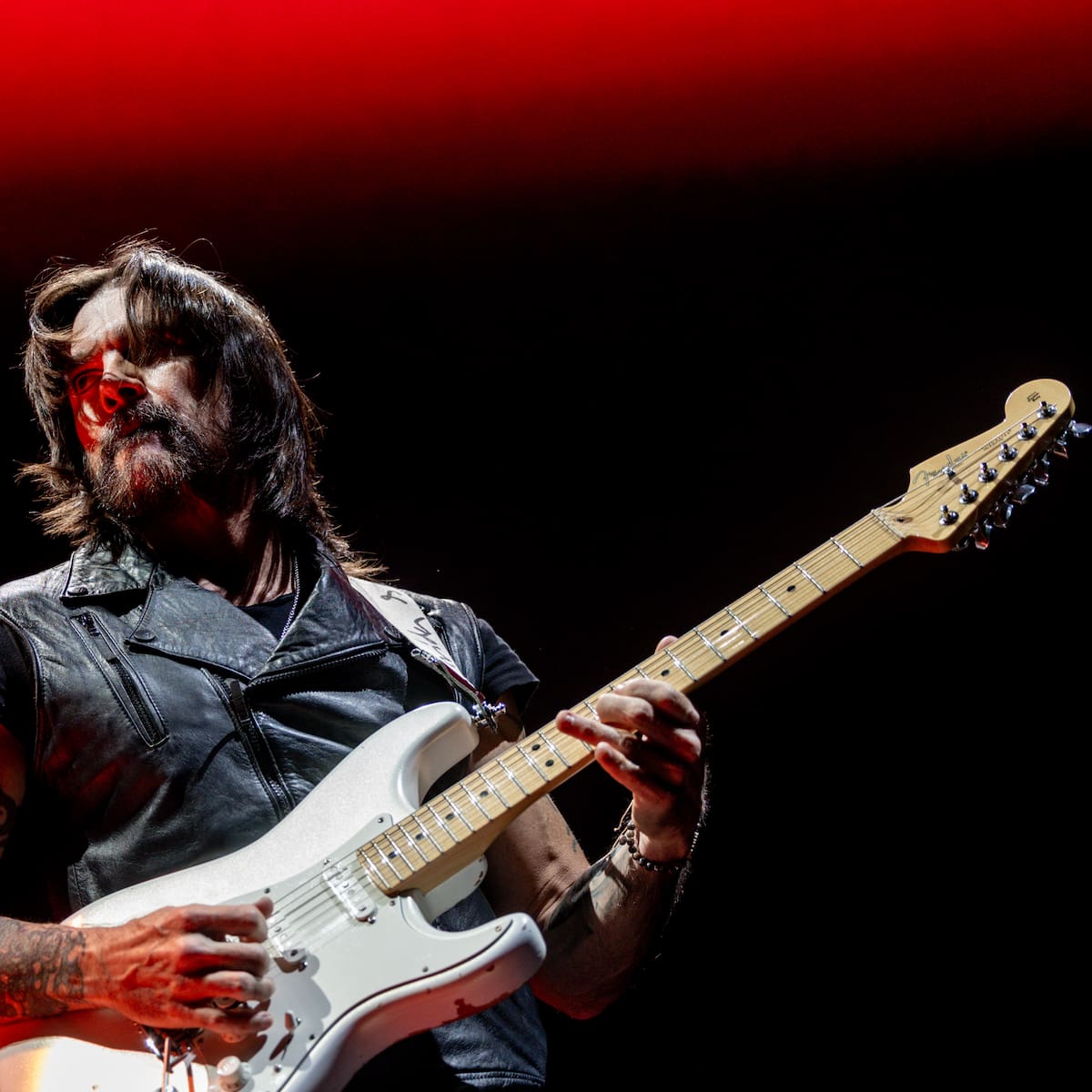 Juanes celebra sus 25 años de carrera en Madrid con Manuel Carrasco y Pablo López como invitados y mensajes poderosos