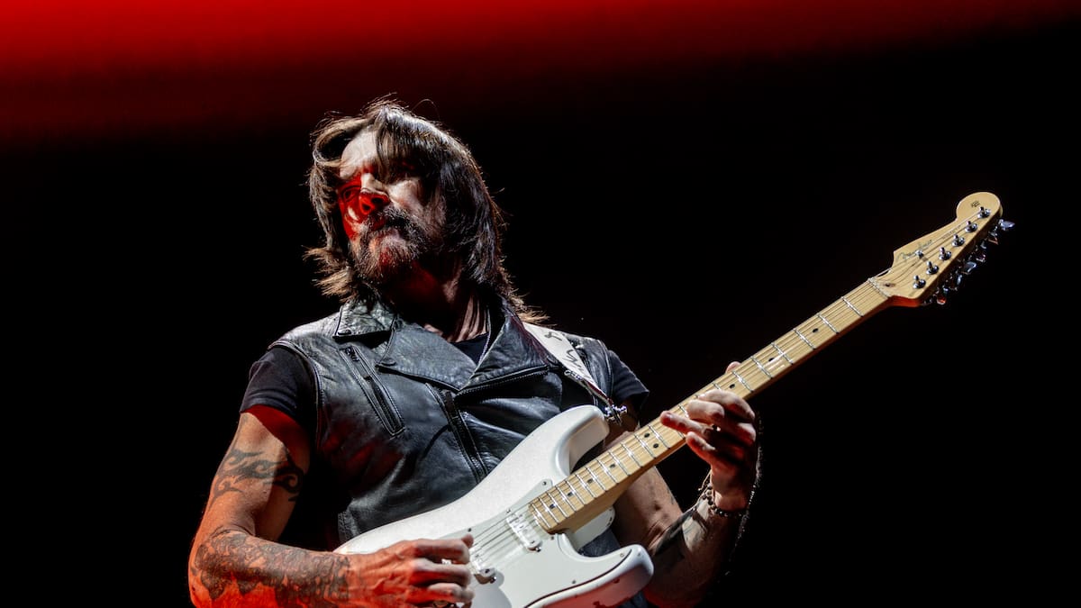 Juanes celebra sus 25 años de carrera en Madrid con Manuel Carrasco y Pablo López como invitados y mensajes poderosos