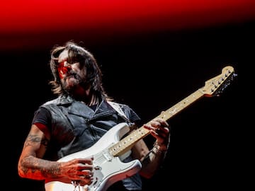 Juanes celebra sus 25 años de carrera en Madrid con Manuel Carrasco y Pablo López como invitados y mensajes poderosos