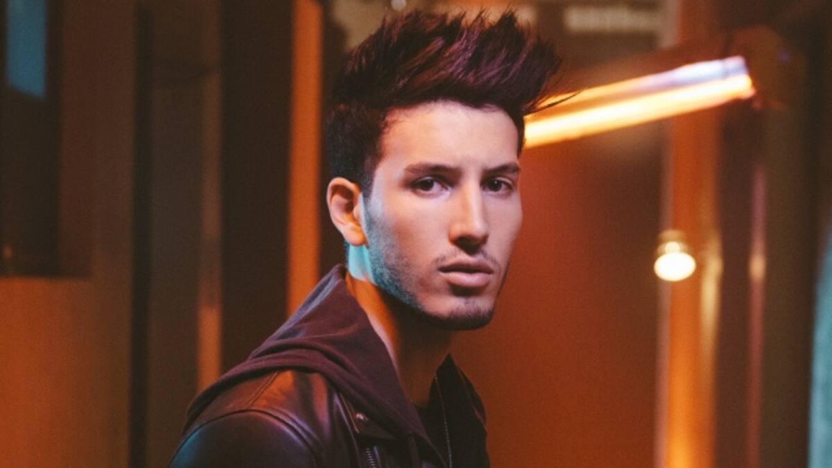 Sebastián Yatra cambia de look y le llueven memes
