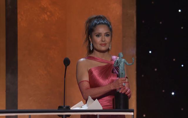 Salma Hayek a punto de tener un ataque de pánico por los SAG Awards