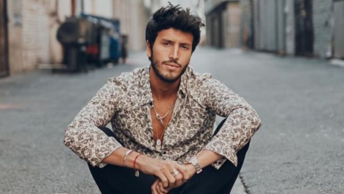 ¡Estás igual! Sebastián Yatra compartió fotos inéditas de su graduación