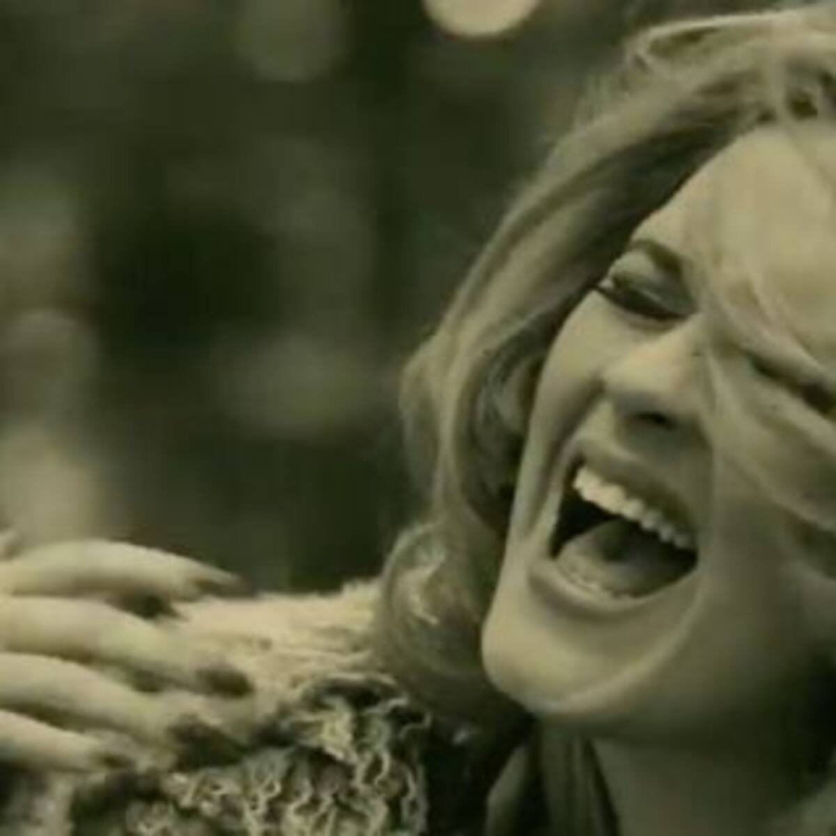 Adele es tapa de Rolling Stone sin maquillaje