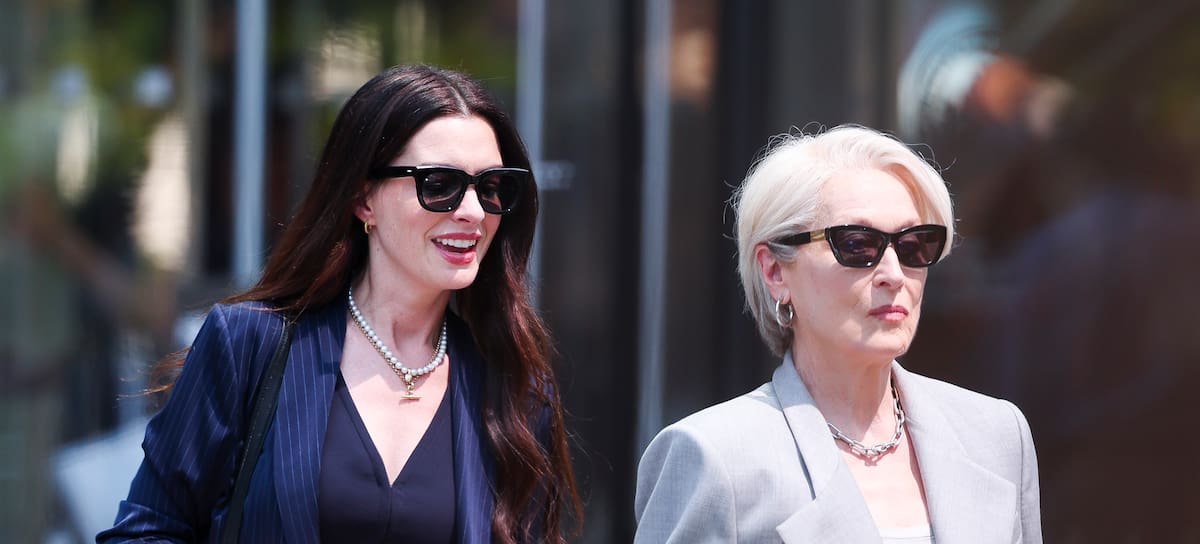 Anne Hathaway y Meryl Streep en el rodaje de 'El diablo viste de Prada 2' en Hudson Yards, el 29 de julio de 2025, en Nueva York.