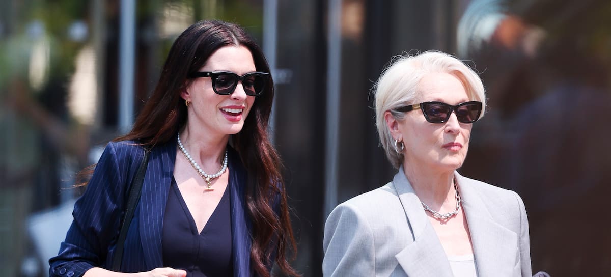 Anne Hathaway y Meryl Streep en el rodaje de 'El diablo viste de Prada 2' en Hudson Yards, el 29 de julio de 2025, en Nueva York.