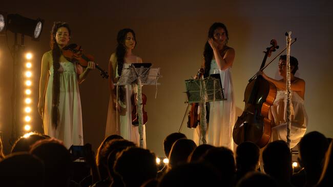 Un cuarteto de cuerda acompaña a Belén Aguilera en la presentación de su nuevo disco