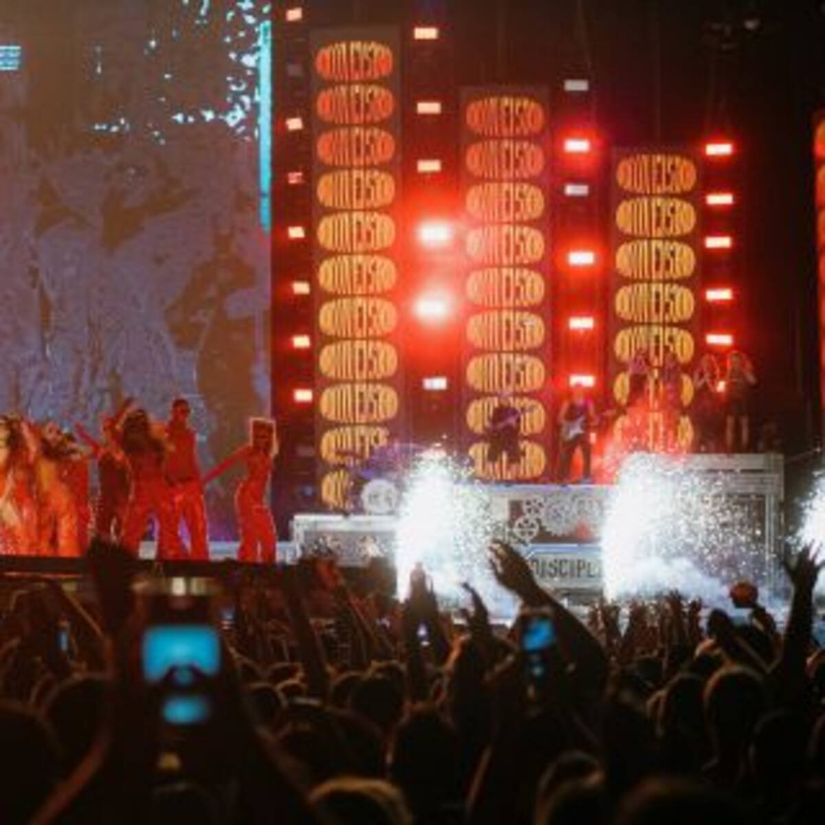 Lali sorprendió a más de 45 mil personas en su show en Vélez