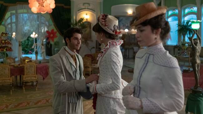 Álvaro Mel, Isa Montalbán y Nadia de Santiago en 'Manual para señoritas'