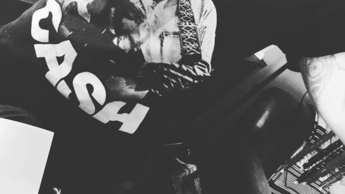 Los famosos también llevan camisetas de grupos pero, ¿sabes de cuáles?