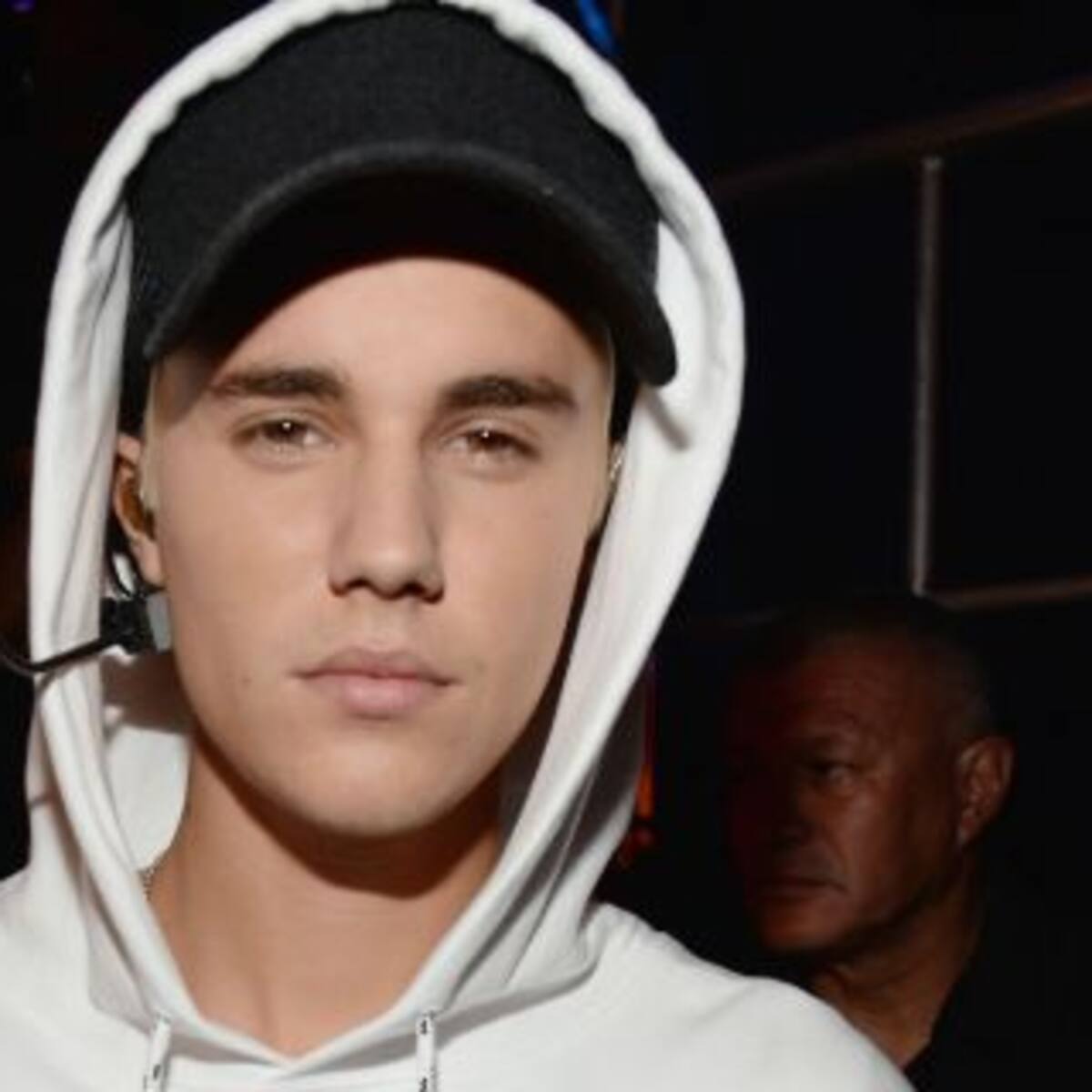 Justin Bieber se tatua por su nuevo disco