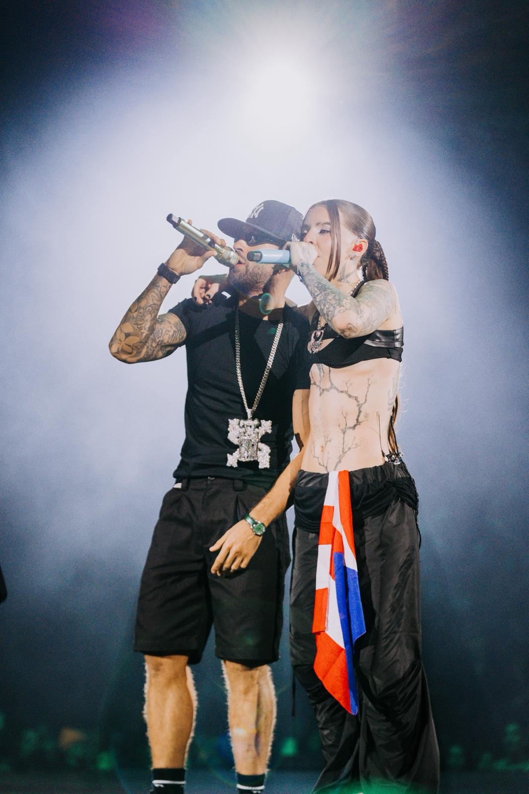 Hay dos grandes éxitos en la trayectoria de Young Miko, y llevan el nombre de Feid como acompañante. Por eso, 'Offline' y 'Classy 101' no podían faltar en el repertorio.