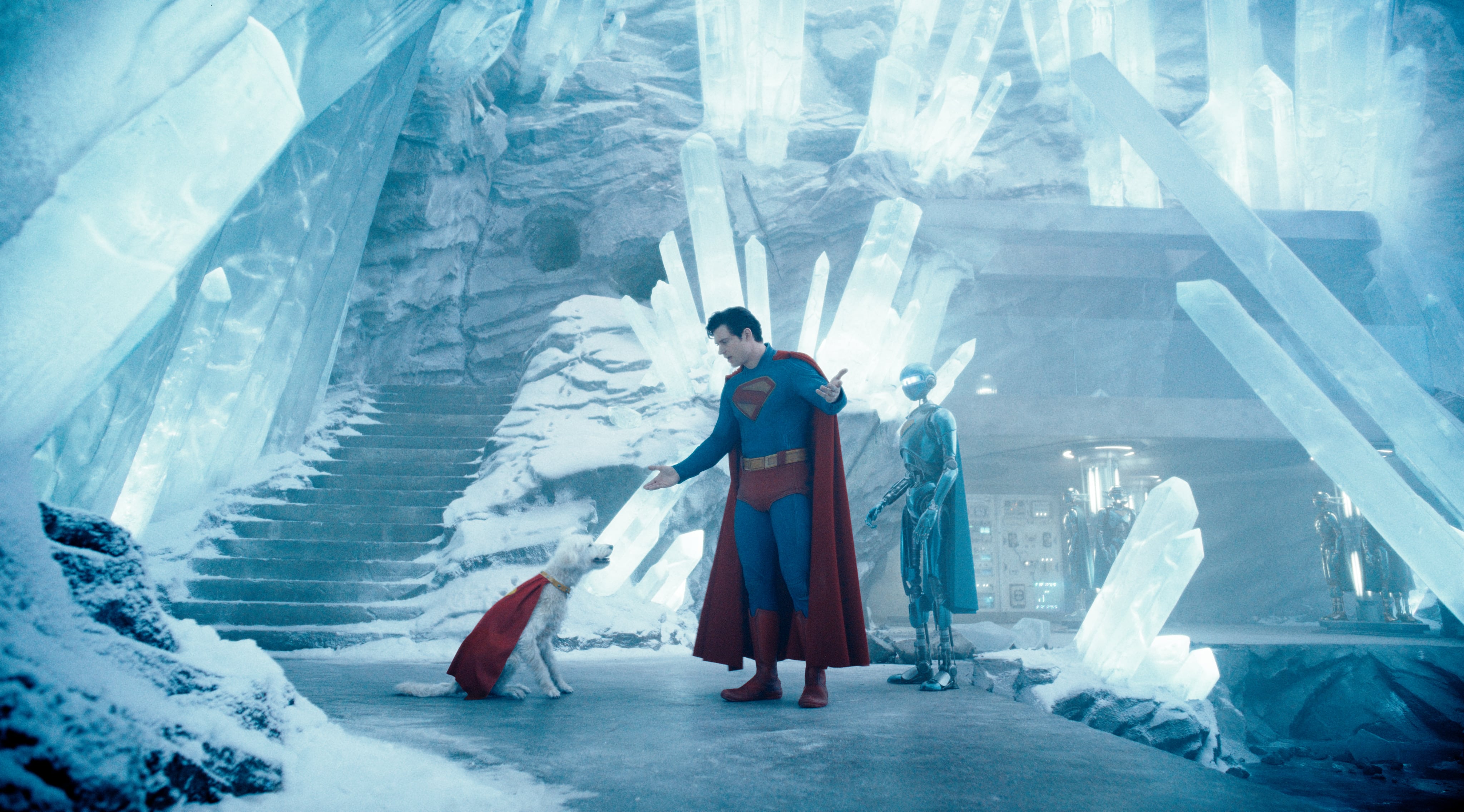 David Corenswet como Superman junto a Krypto en una escena de &#039;Superman&#039;. / Warner