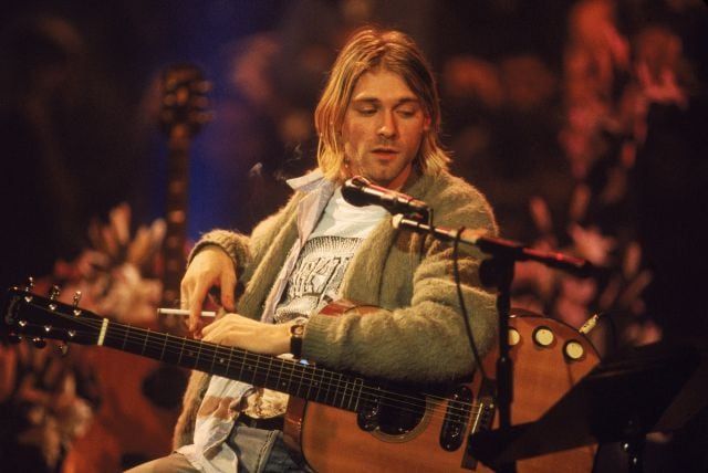 Kurt Cobain, durante el MTV Unplugged que Nirvana grabó en Nueva York el 18 de noviembre de 1993.