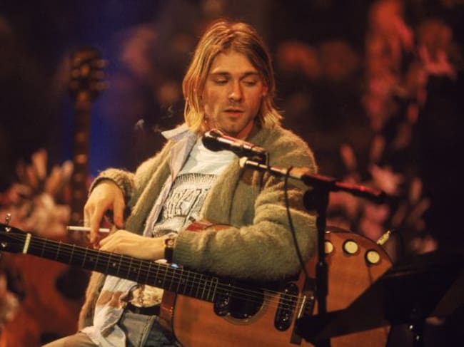 Kurt Cobain, durante el MTV Unplugged que Nirvana grabó en Nueva York el 18 de noviembre de 1993.
