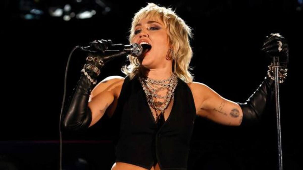Miley Cyrus hizo su versión de "We Will Rock You" de Queen