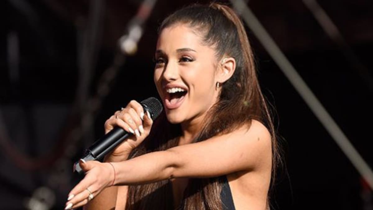 ¿Por qué le tiraron con un iPhone a Ariana Grande?