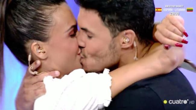 Sofía y Kiko se besan