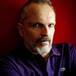 MIGUEL BOSÉ RECUERDA EL DISCO QUE LANZÓ TRAS SU GRAVE ACCIDENTE DE COCHE