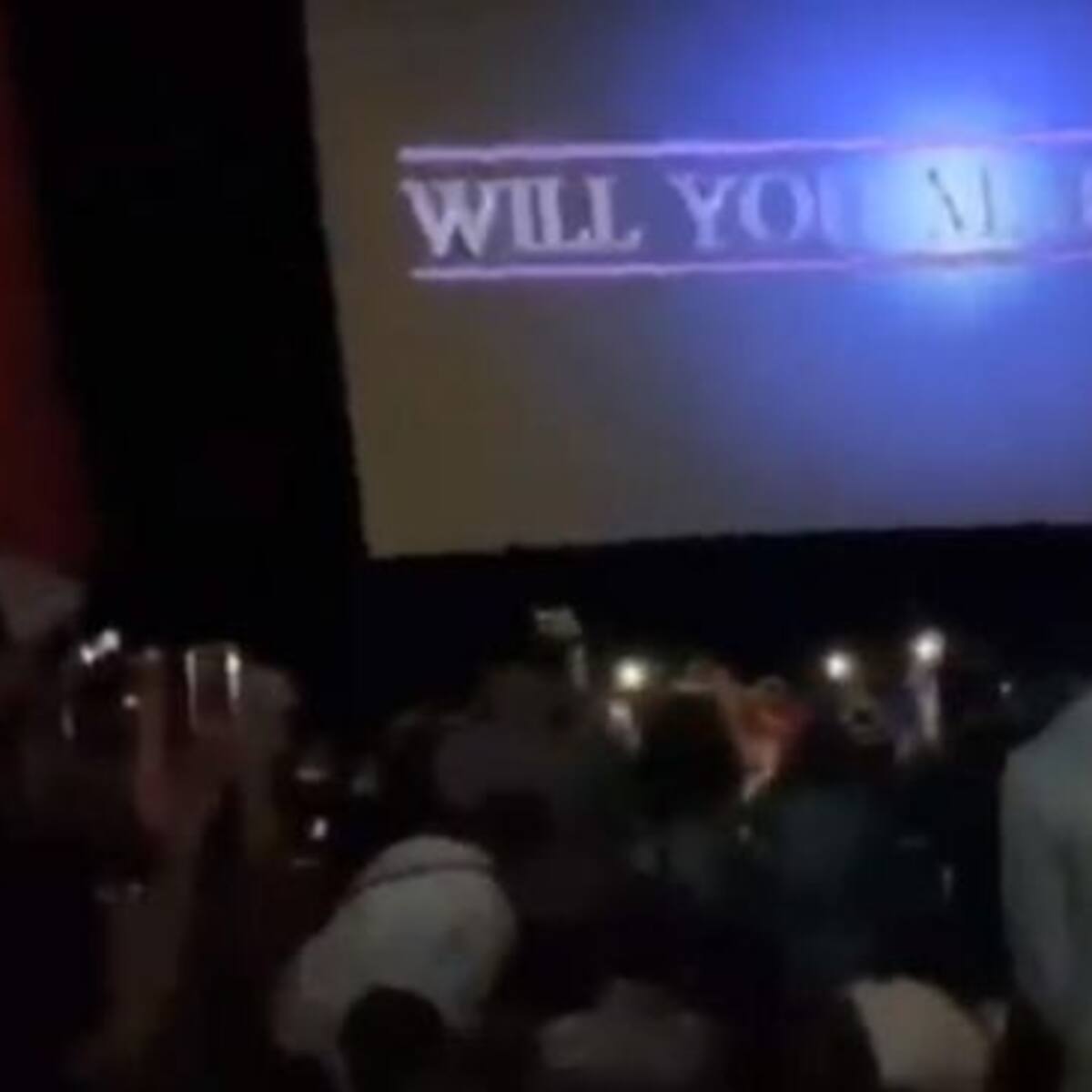 Fan pidió matrimonio a su novia en sala de cine durante estreno de 'Avengers: Endgame'