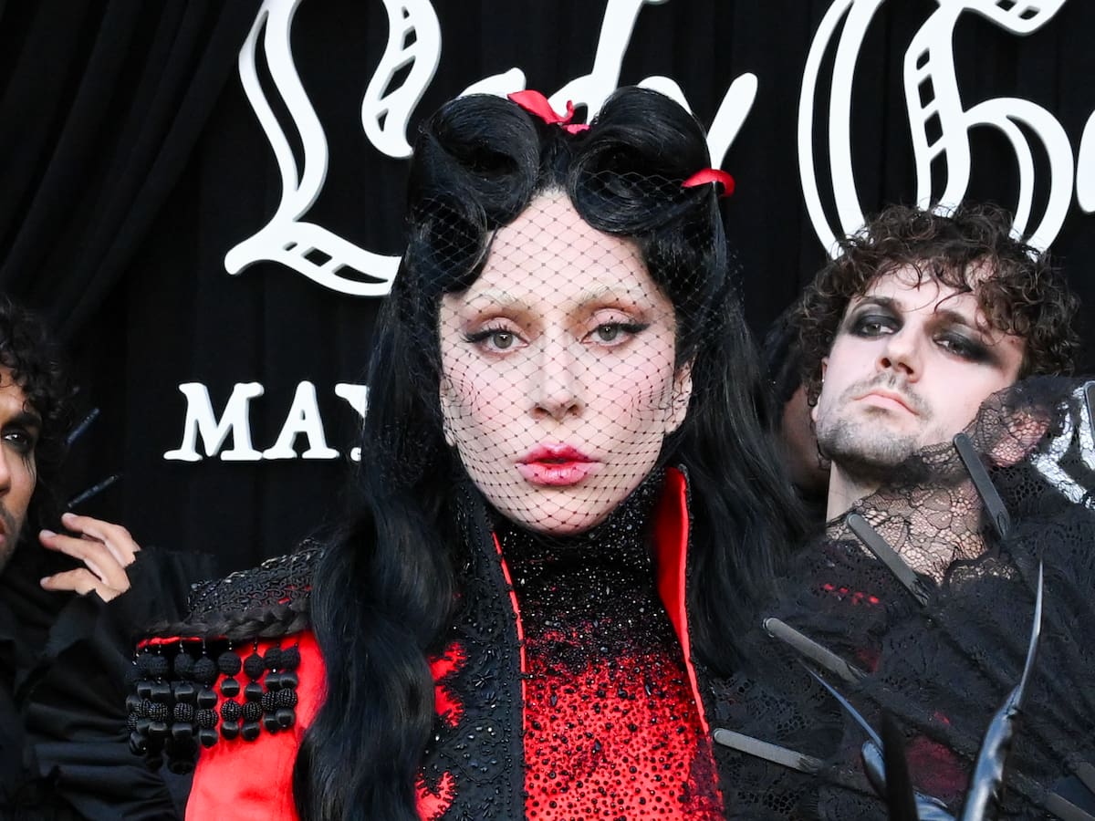 'Lady Gaga: Mayhem Requiem' deja una versión de 'Die with a Smile' que nada tiene que ver con la original... y nos encanta