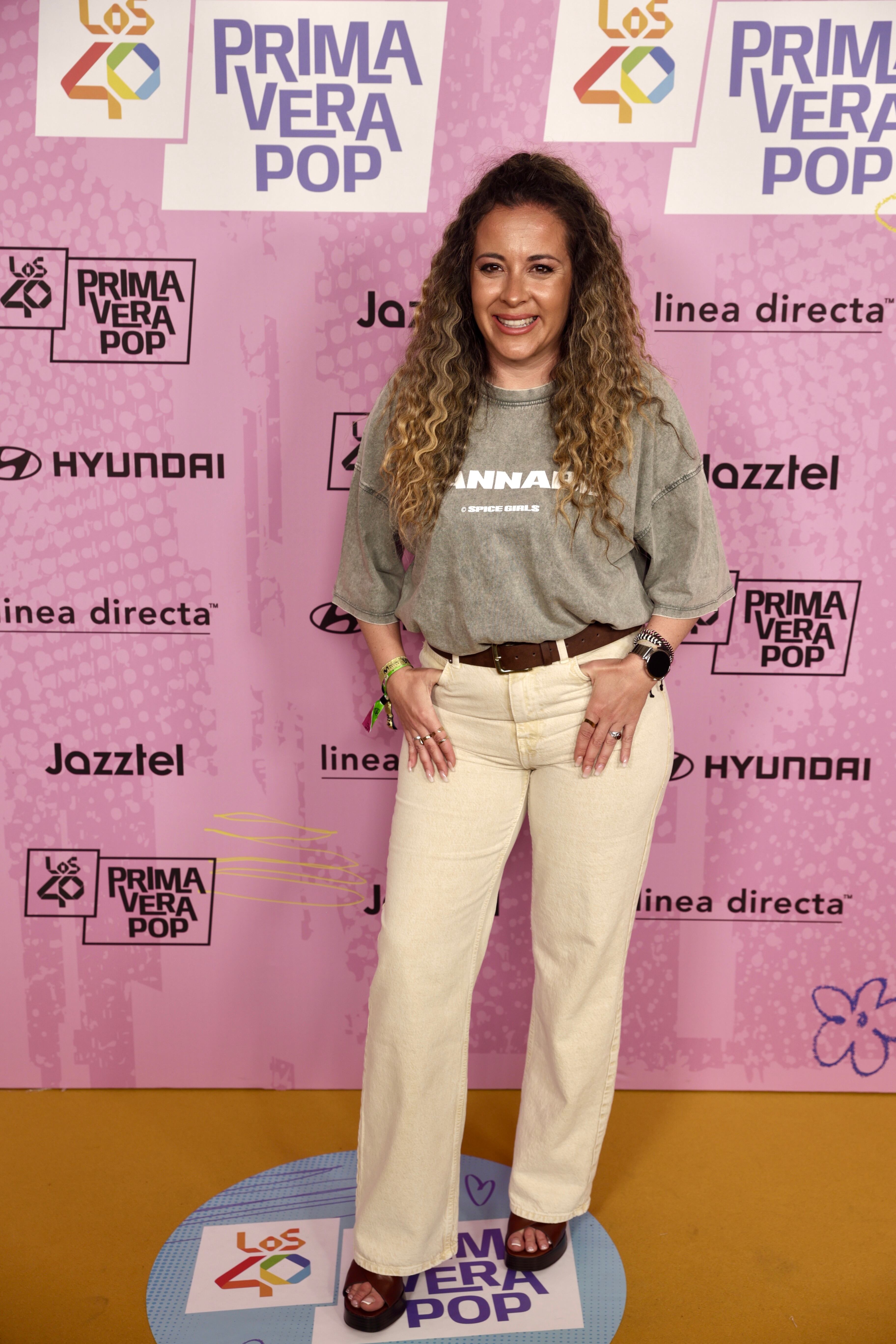 Nos hace reír con cada uno de sus vídeos, pero May Te, tal vez la próxima vez hay que currarse un poco más los estilismos de festival.