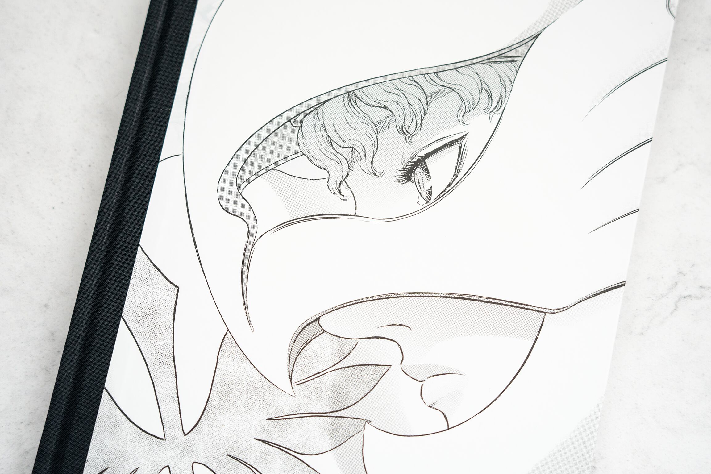 El catálogo de la exposición de arte de Kentaro Miura llega a España de la mano de Panini.