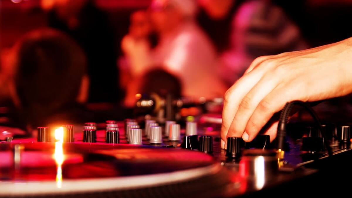 In Sessions Maxima Top Djs