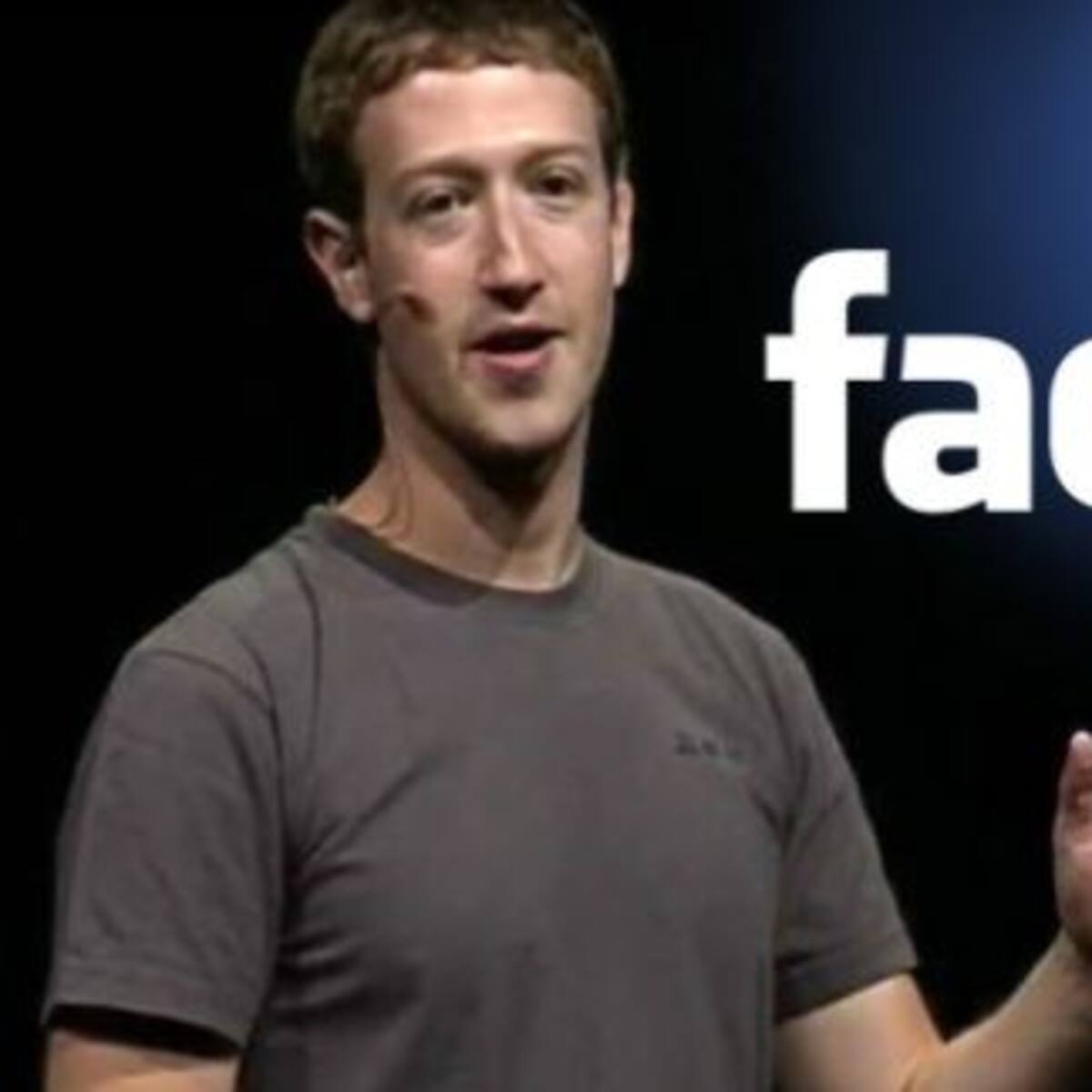 El creador de Facebook regresó a Harvard para cumplir una promesa