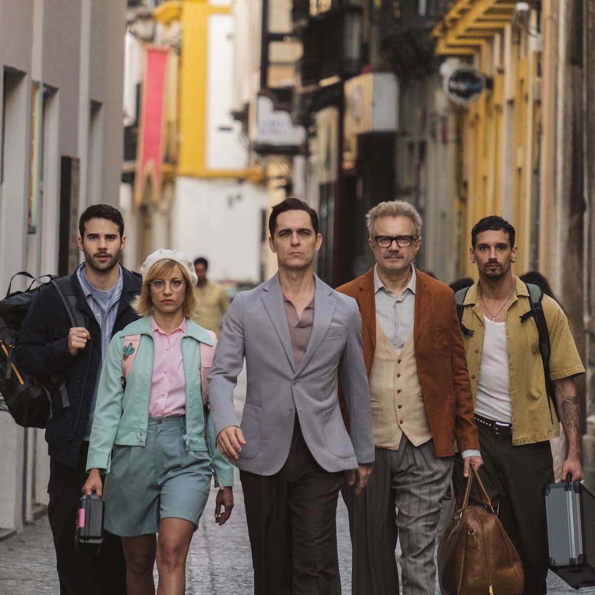 Netflix nos lleva a Sevilla en el primer avance de 'Berlín' y la dama del armiño': nuevo robo, nueva integrante… y nuevo caos