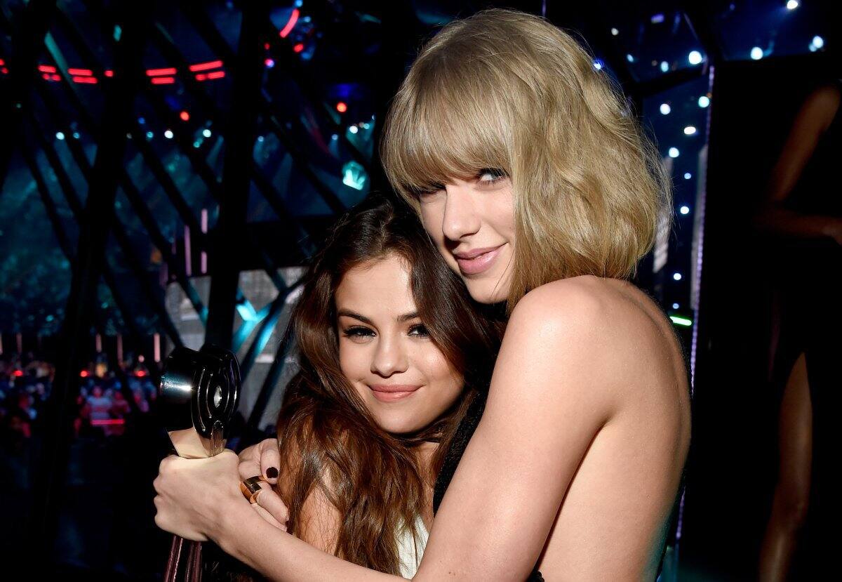 Selena es una de las integrantes del círculo íntimo de Taylor.