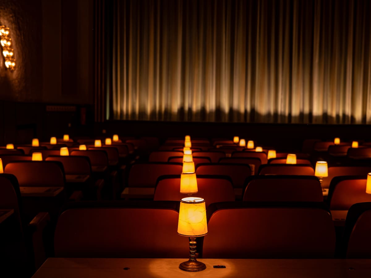 Estas son las películas que se estrenan este fin de semana en cines: 'Marty Supreme', 'Aída y Vuelta' y más