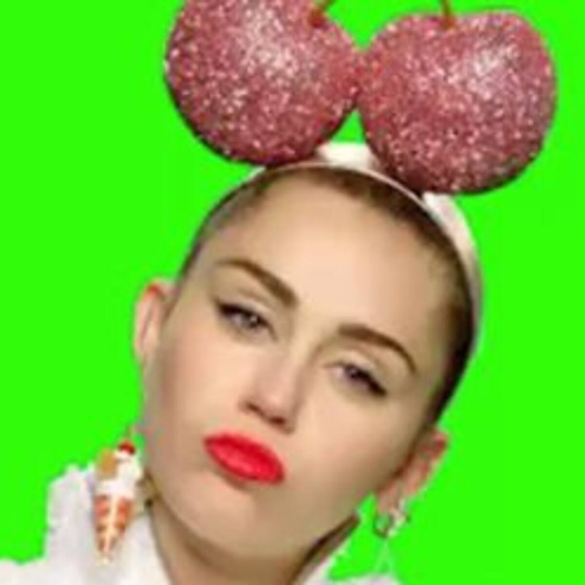 Miley Cyrus se prepara para Halloween