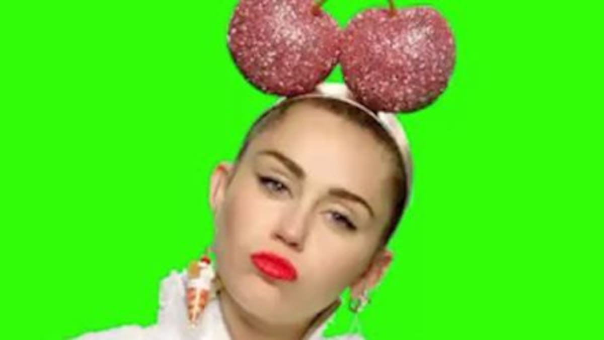 Miley Cyrus se prepara para Halloween