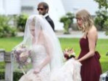 Taylor Swift revela intimidades en la boda de su amiga