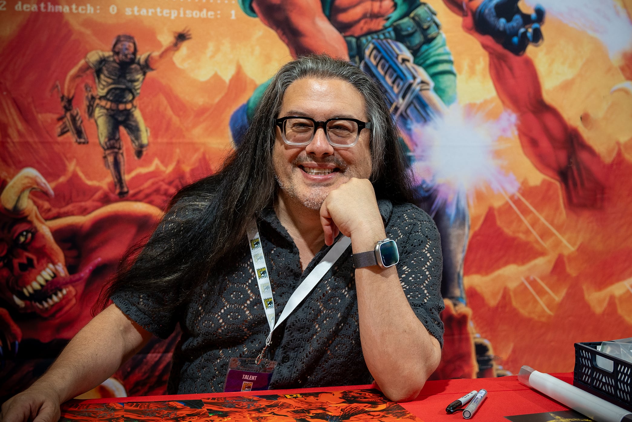 John Romero posa para Los40 en la San Diego Comic-Con Málaga.