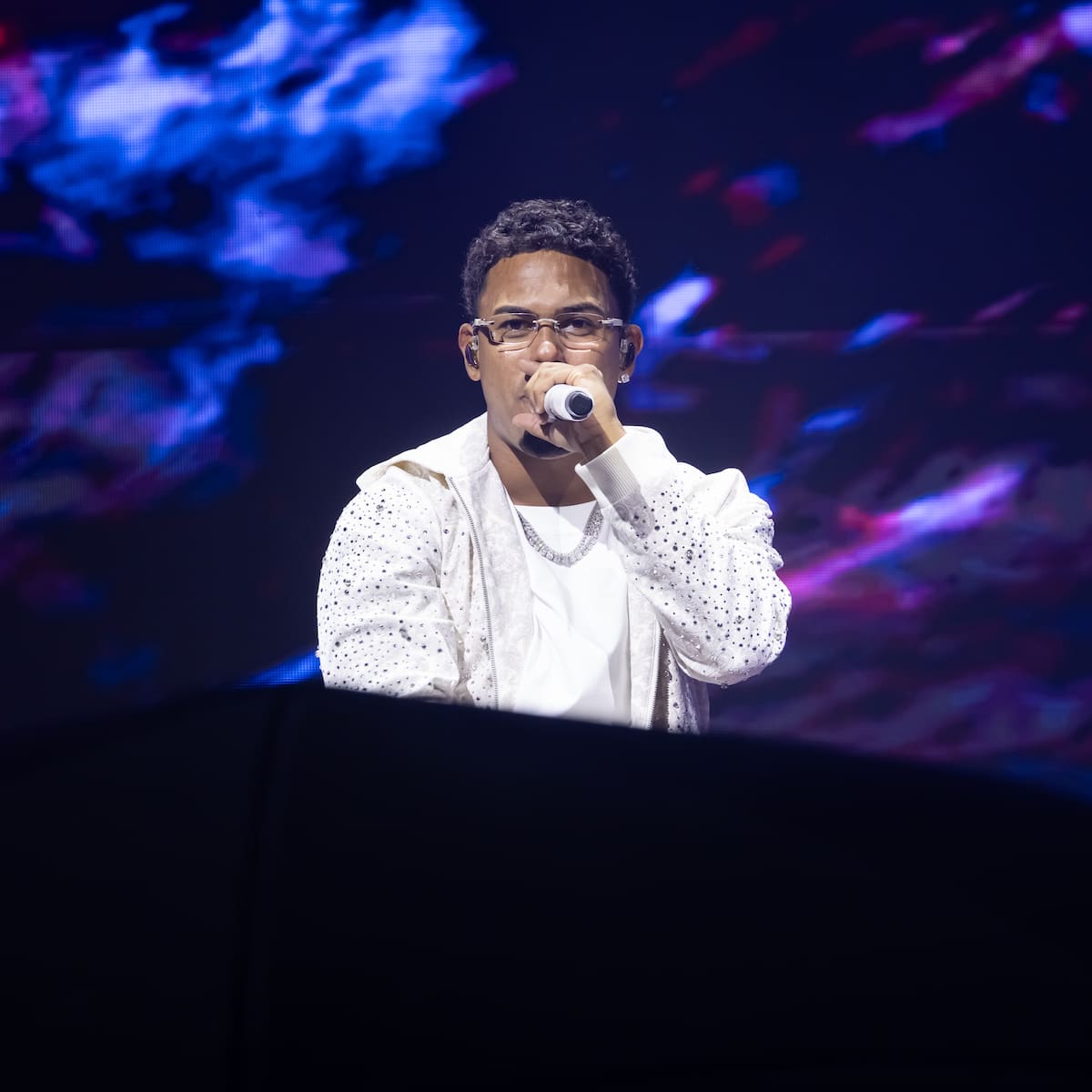 Myke Towers, Tini, Los Ángeles Azules, Sam Smith y Farruko hacen frente al calor con sus nuevas canciones